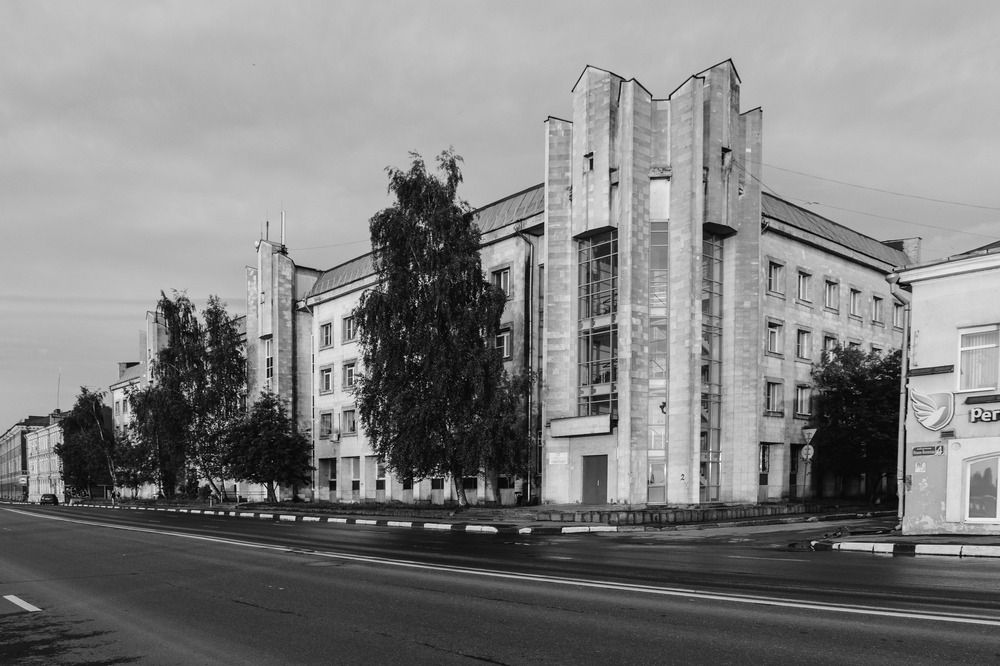 Престижная поликлиника номер 1, заслужившая особенное здание на Нижневолжской