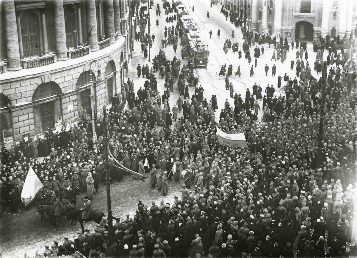 Выставка «Пульс революции. Петроград. 1917»