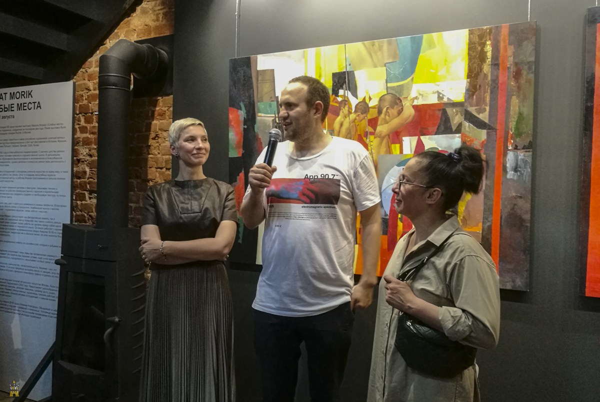 «Слабые места» Марата Морика: выставка, которая объединяет стрит-арт, граффити и галерейное искусство