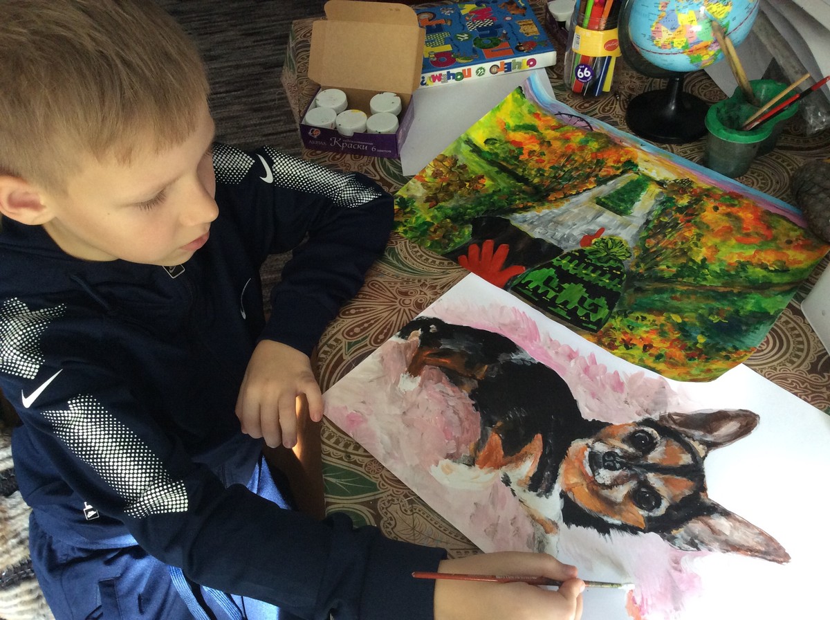 Мальчик из Арзамаса спасает животных своими картинами