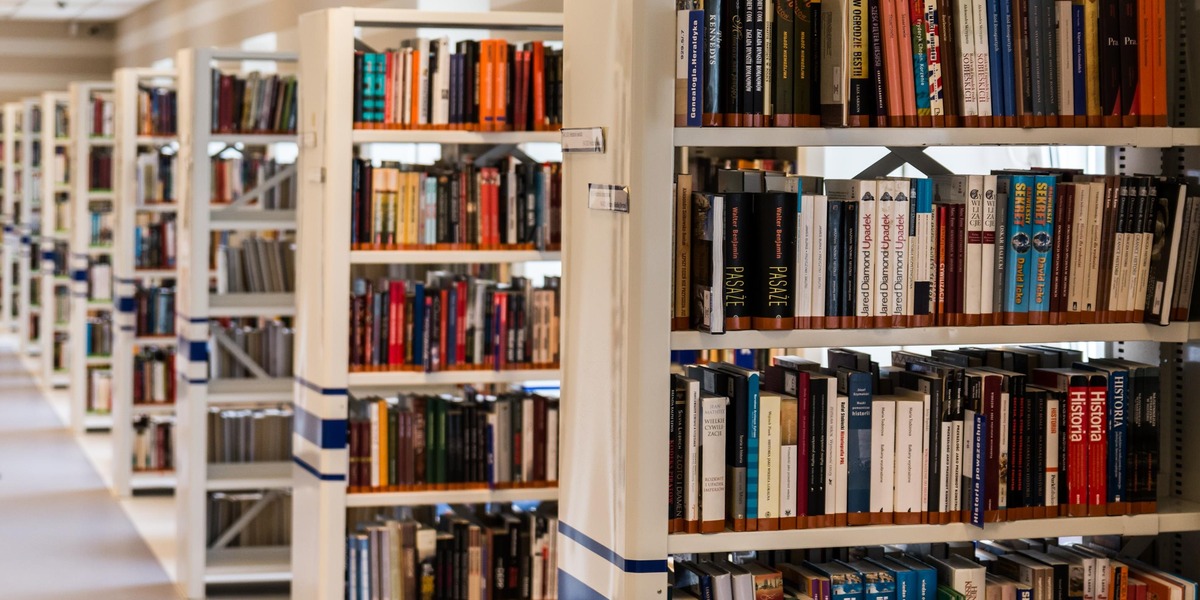 Книги «18+» в библиотеках будут ставить подальше от детей Книги «18+» в библиотеках будут ставить подальше от детей