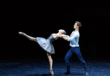 На «Золотой маске» представили не показанный из-за пандемии спектакль победителя прошлого года