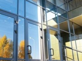 Преимущества алюминиевых витражей