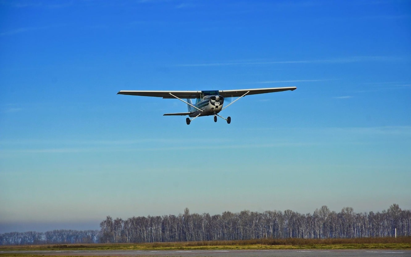 Cessna 172 РІ РїРѕР»С‘С‚Рµ