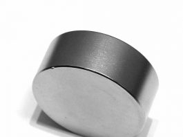 Магнит неодимовый 45х15 мм: премущества и сферы использования