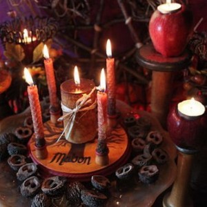Восковые цветные свечи: неотъемлемый атрибут магических обрядов и ритуалов