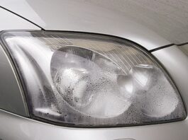 Запотевают фары: что делать?