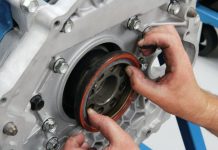 Как правильно заменить сальник коленчатого вала?