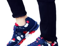 Кроссовки для мальчика: правила выбора