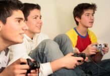 В какие компьютерные игры играет молодежь