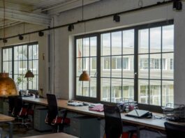 Пластиковые окна ПВХ в офисе