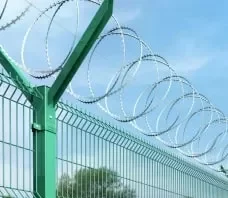 Для чего на забор устанавливают колючую проволоку