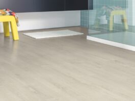 Какими качествами обладает кварцвиниловая плитка для пола