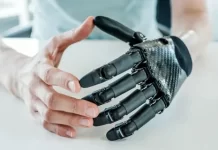 Подарок для человека с протезом: идеи, особенности и советы по выбору