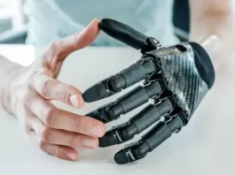 Подарок для человека с протезом: идеи, особенности и советы по выбору