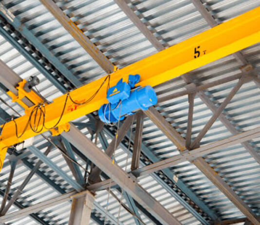 Виды консольных кранов: характеристики и области применения