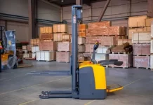 Электроштабелеры: особенности, виды и применение в логистике