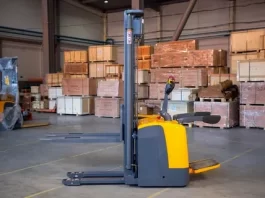 Электроштабелеры: особенности, виды и применение в логистике