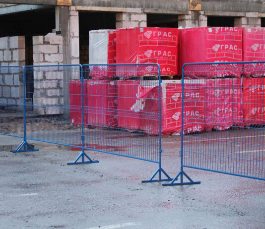 Временные ограждения: безопасность и организация строительства