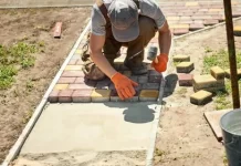 Укладка тротуарной плитки: этапы, материалы и советы профессионалов