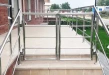 Ограждение для детей на лестнице: безопасность и комфорт для маленьких исследователей