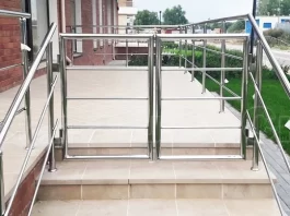 Ограждение для детей на лестнице: безопасность и комфорт для маленьких исследователей