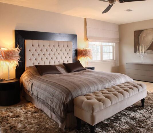 Двуспальные кровати с высоким изножьем – модный тренд и практичное решение для вашей спальни