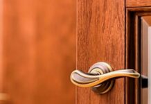 Ручки дверные: виды, материалы, особенности выбора