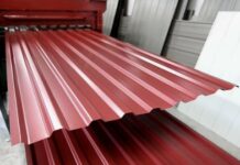 Профнастил: универсальный материал для строительства и отделки