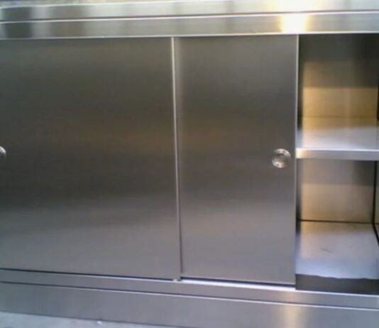 Шкаф из нержавеющей стали: особенности, применение и преимущества