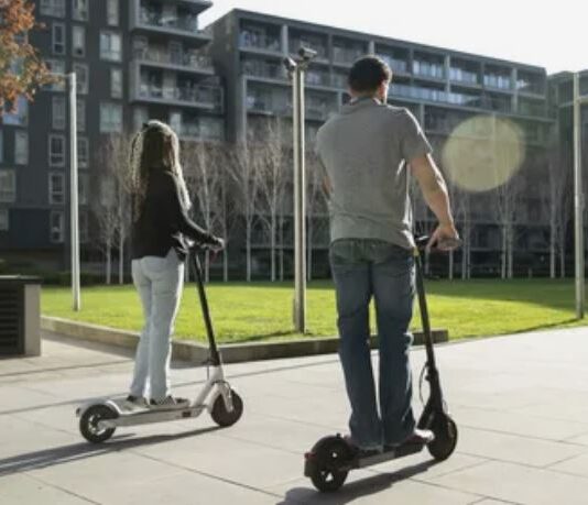 Электросамокаты: обзор, история, безопасность и использование в качестве городского транспорта
