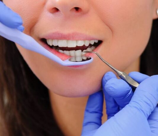 Пародонтолог: специалист по лечению и профилактике заболеваний пародонта