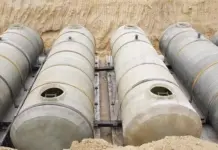 Подземная накопительная стеклопластиковая ёмкость: преимущества, применение и особенности