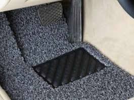 Какие коврики в машину лучше на зиму?