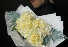 Как проходит доставка цветов: от заказа до вручения