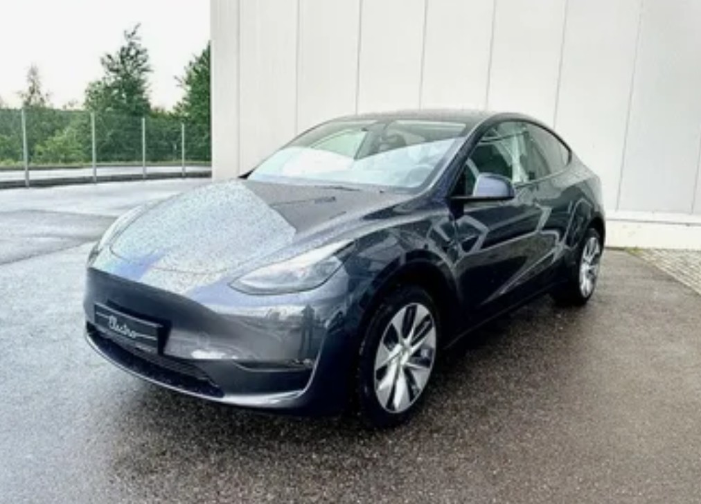 Tesla Model Y Long Range