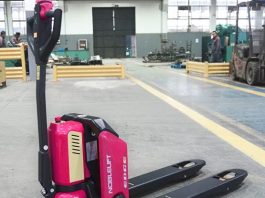 Как работают тележки погрузчики: принцип действия и сферы применения