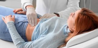 Почему важно вовремя записаться к гастроэнтерологу: основные показания и симптомы